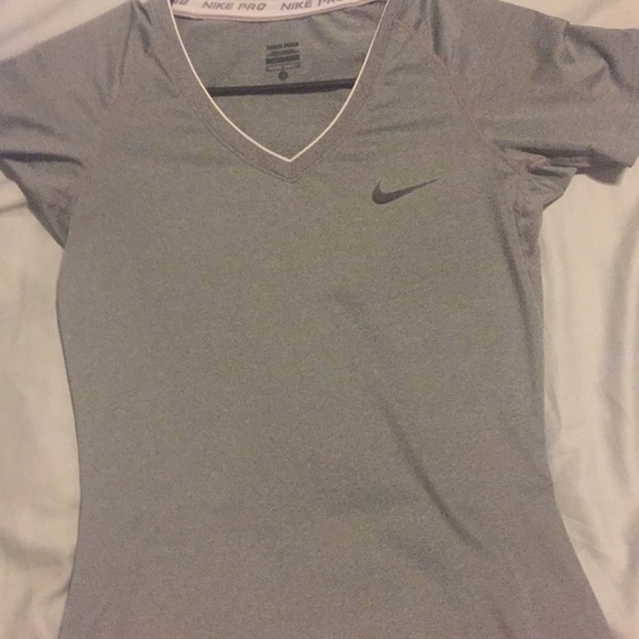 Nike shirt - Picture 1 of 1